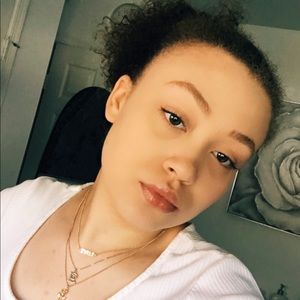 Meet your Posher, Annarose